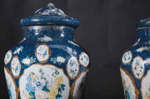 Objet de décoration Cassolettes, coupe et vase - Paire de vases à couvercle en verre bleu foncé «Arte Povera», Piémont 19e siècle