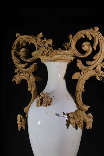 Decorative Objects  - Large earthenware vase with stucco decoration, Italy late 18th century