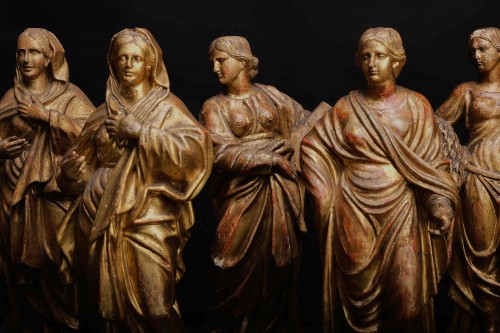 Antiquités - Série de douze vestales en bois doré, Italie XVIIIe siècle