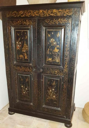 Petite armoire en laque de chine, France du sud 1ière moitié du 19e siècle - Mobilier Style Restauration - Charles X