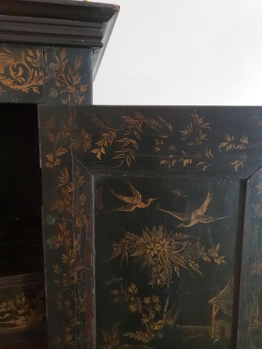Antiquités - Petite armoire en laque de chine, France du sud 1ière moitié du 19e siècle