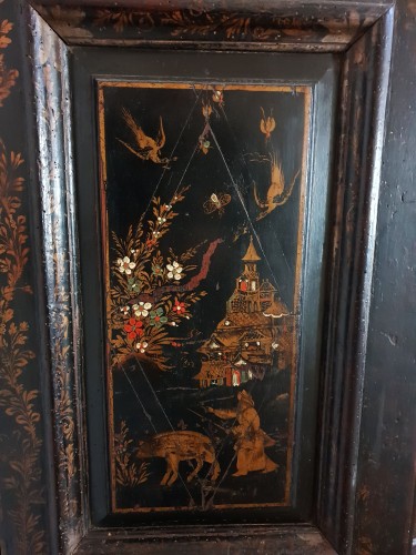 Antiquités - Petite armoire en laque de chine, France du sud 1ière moitié du 19e siècle