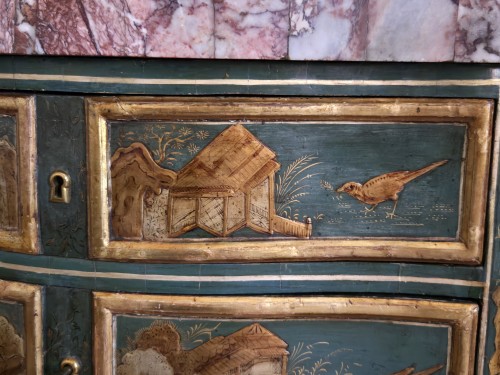 Small Lacquered Chest Of Drawers With Chinese Scenes, Piedmont 18th Centur - Furniture Style Louis XV