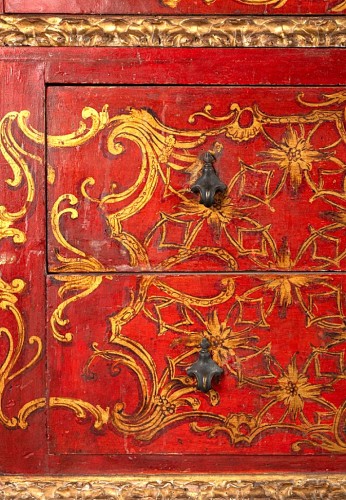 Two-part Red Lacquered Cabinet With Gilt Decorations, Venice Circa 1750  - Louis XIV