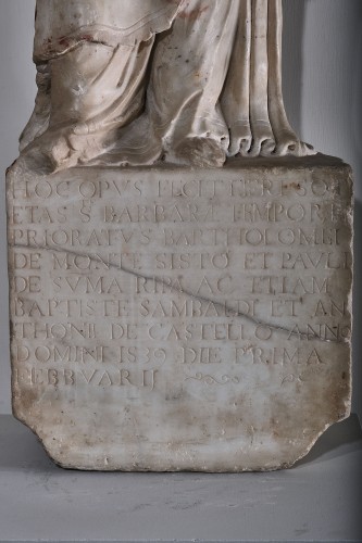 XVIe siècle et avant - Statue de Sainte Barbe en marbre blanc, Italie, daté 1539