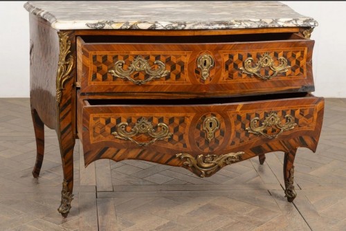 Commode d'époque Louis XV, Allemagne Dresde vers 1760 - Mobilier Style Louis XV