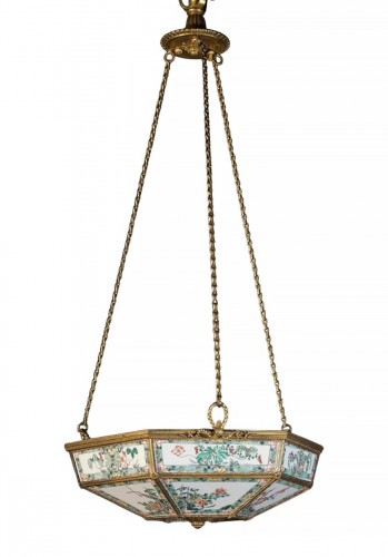 Lampe en porcelaine de Chine avec monture en bronze Charles X, Paris début 19e