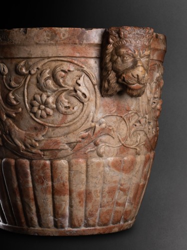 17th century - An Important Mortar In Rosso Di Verona Marble, Florence Early 17th Century