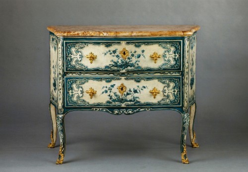 A blue and white painted piedmontese commode, ca. 1750 - Furniture Style French Regence