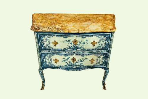 Furniture  - A blue and white painted piedmontese commode, ca. 1750