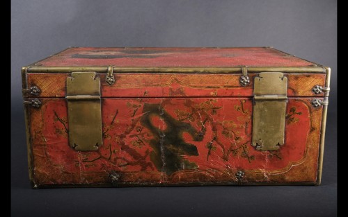 18th century - Red parchment painted Chinese cassette, China 18th century