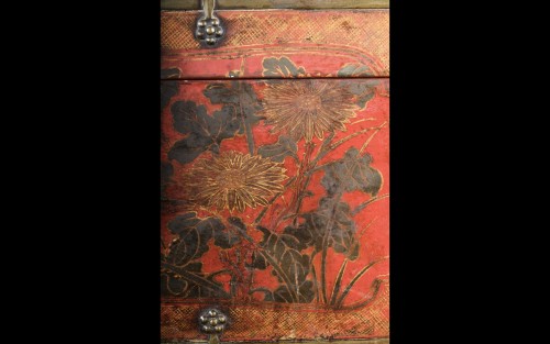  - Red parchment painted Chinese cassette, China 18th century
