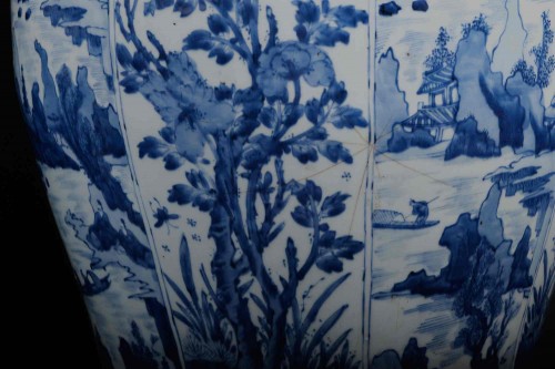 17th century - Pair Of Kangxi Monumental Lidded Vases, Blue And White Decor, China Circa 1