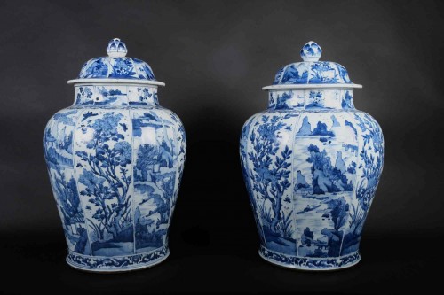 Pair Of Kangxi Monumental Lidded Vases, Blue And White Decor, China Circa 1 - 