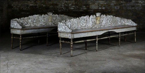 19th century - Pair of benches from Villa Suvera with coat of arms of the Lucchesi Palli