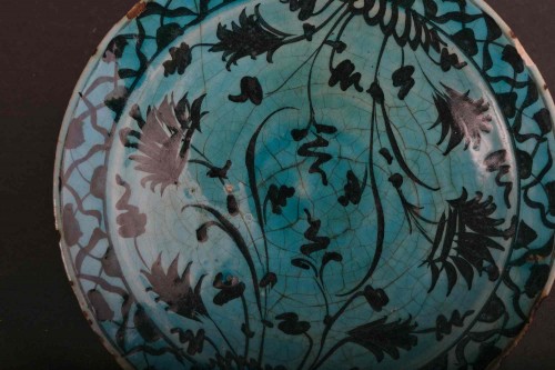 Plate with turquoise background painted in ancient Persian, Ar-Raqqa, 17th  - 