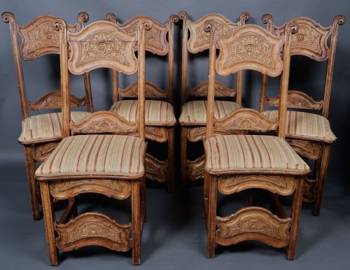 Suite de six chaises probablement Lorraines, 18e siècle - Sièges Style Régence