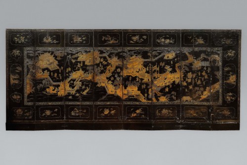 Asian Works of Art  - Very Large eight wing screen China, Quing, Late 18th early 19th