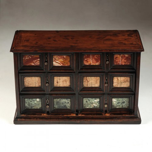 Cabinet de table en marbre du XIXe siècle - Vagabond Antiques