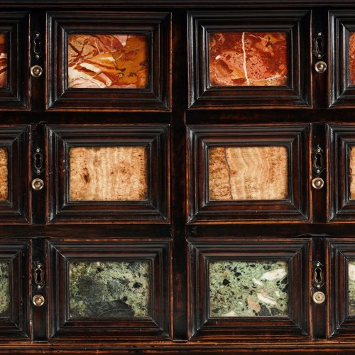 XIXe siècle - Cabinet de table en marbre du XIXe siècle