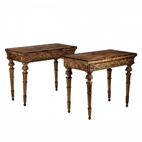 Paire de consoles romaines vers 1770