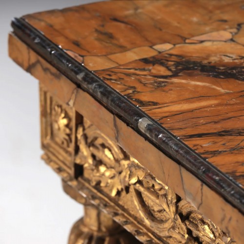 Paire de consoles romaines vers 1770 - 