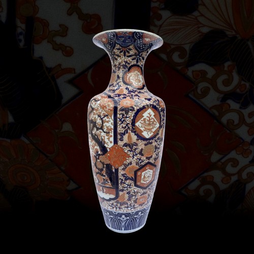 Asian Works of Art  - Pair of Imari porcelain vases 