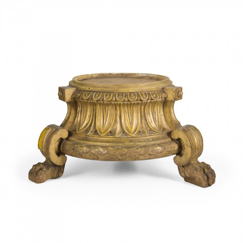 Socle en bois sculpté et doré XVIIIe siècle