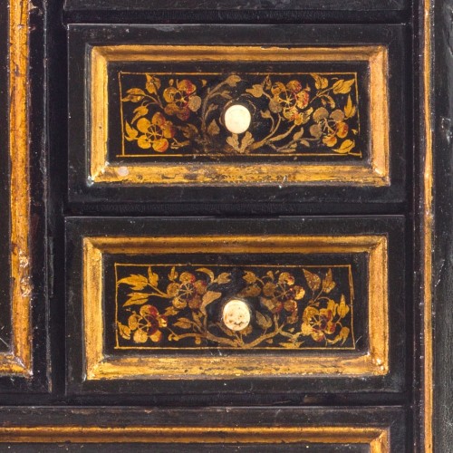 Furniture  - Cabinet in laquered and gilded wood, XVIII Century