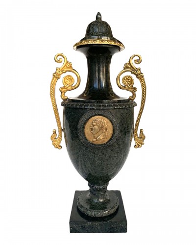 Vase LXVI in serpentino with gilded bronze mounts