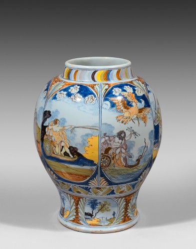 Porcelain & Faience  - A large vase with a polychrome &quot;à la palette&quot; decor