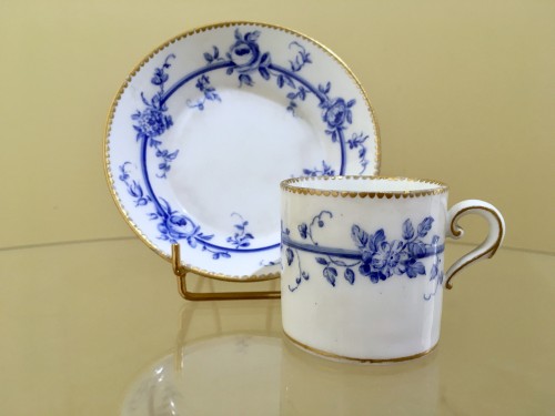 Tasse litron et sa sous-tasse en porcelaine de Sèvres - Céramiques, Porcelaines Style 