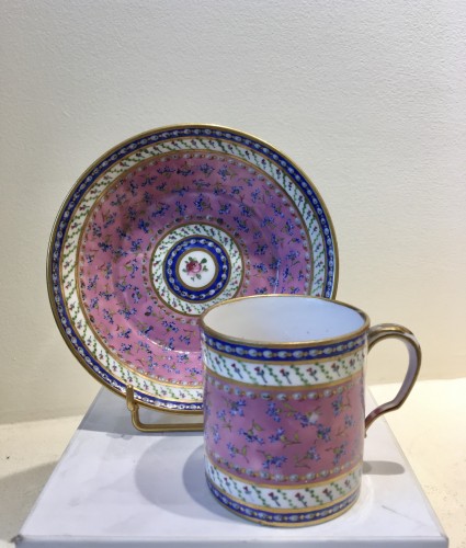Tasse litron en porcelaine de Sèvres - Galerie Vandermeersch