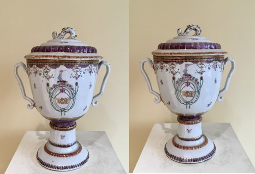Paire de "loving cups" en porcelaine de la Compagnie des Indes - Céramiques, Porcelaines Style 