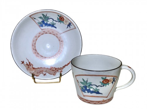 Tasse et sous-tasse en porcelaine de Chantilly