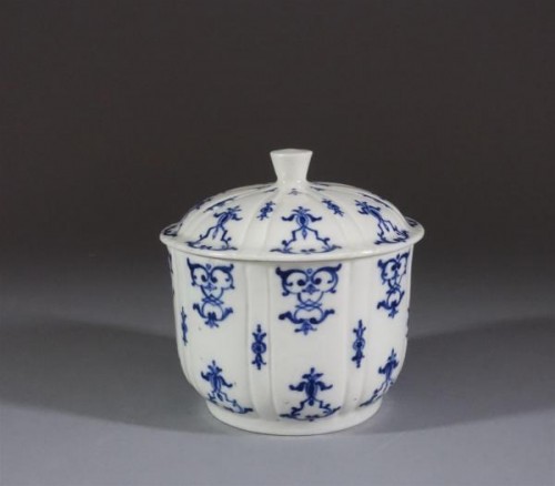 Porcelain & Faience  - Set of three Saint-Cloud porcelain pieces
