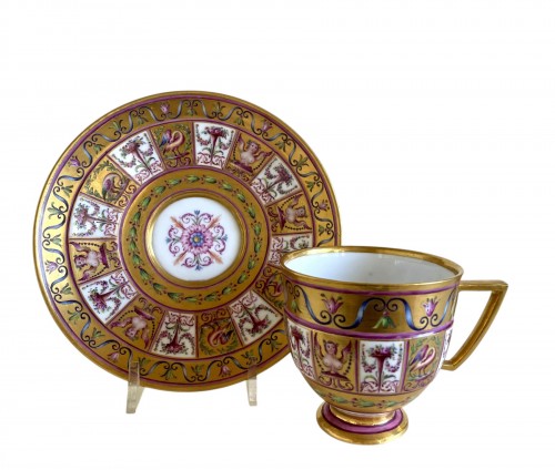 Gobelet Bolvry et sa soucoupe en porcelaine de Sèvres
