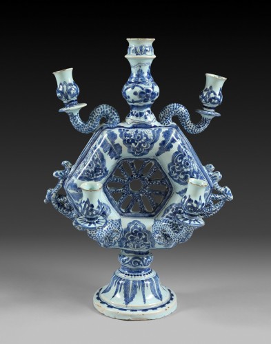 Very rare Nevers faience candelabrum. - Porcelain & Faience Style 