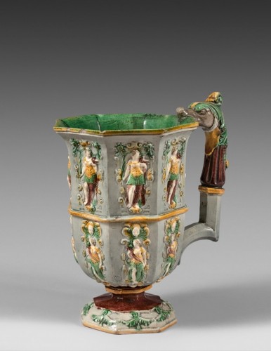 Very rare ewer from the Fontainebleau or Paris workshop - 