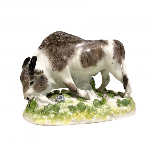 Statuette d'aurochs en porcelaine de Meissen