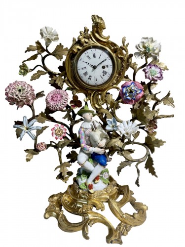 Pendule en porcelaine de Meissen et en bronze doré