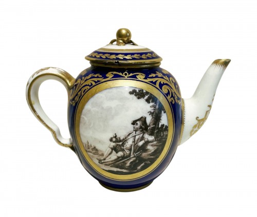 Théière calabre en porcelaine de Sèvres