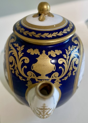 Céramiques, Porcelaines  - Théière calabre en porcelaine de Sèvres