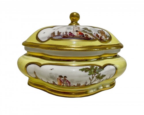 Boîte à sucre ovale à fond jaune en porcelaine de Meissen