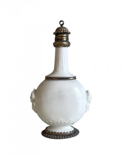 Flacon en forme de gourde de pèlerin en porcelaine de Meissen (Böttger)