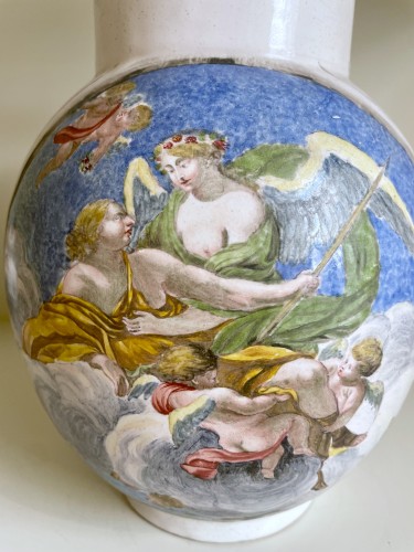 Vase globulaire à décor hausmaler d'Aurore et Céphale attribué à Nuremberg - Céramiques, Porcelaines Style 