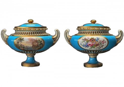 A pair of Sèvres vases "allemands unis"