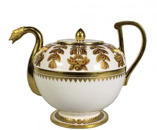 A Sèvres "étrusque" teapot