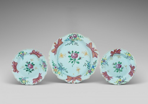 Two Marseille plates and a dish  - Porcelain & Faience Style 