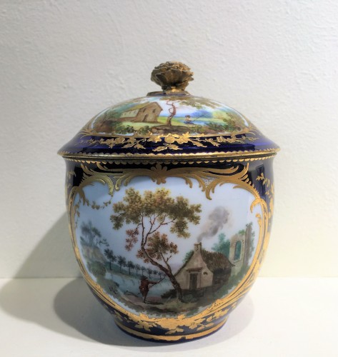 A Sèvres porcelain sugar-bowl - Porcelain & Faience Style 